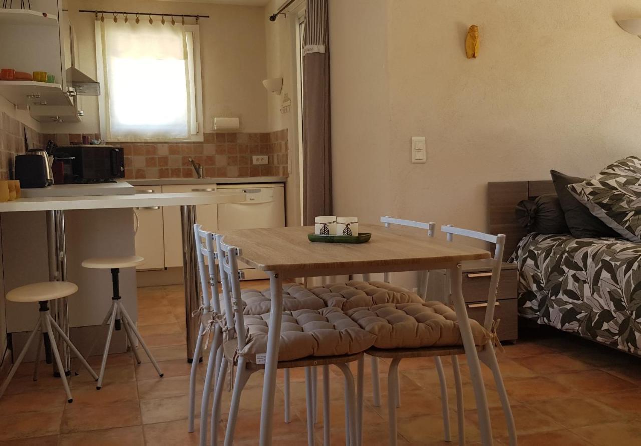 Studio Independant A La Villa Garlaban 3 Etoiles Жемено Экстерьер фото